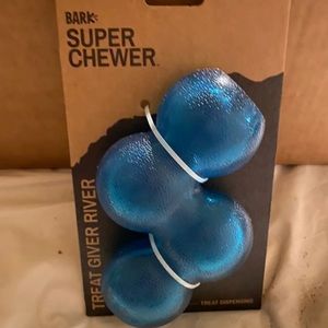 BarkBox Super-chewer: Treat Giver River